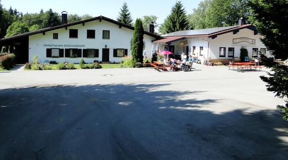 Sommer- und Wintercamping am Nationalpark